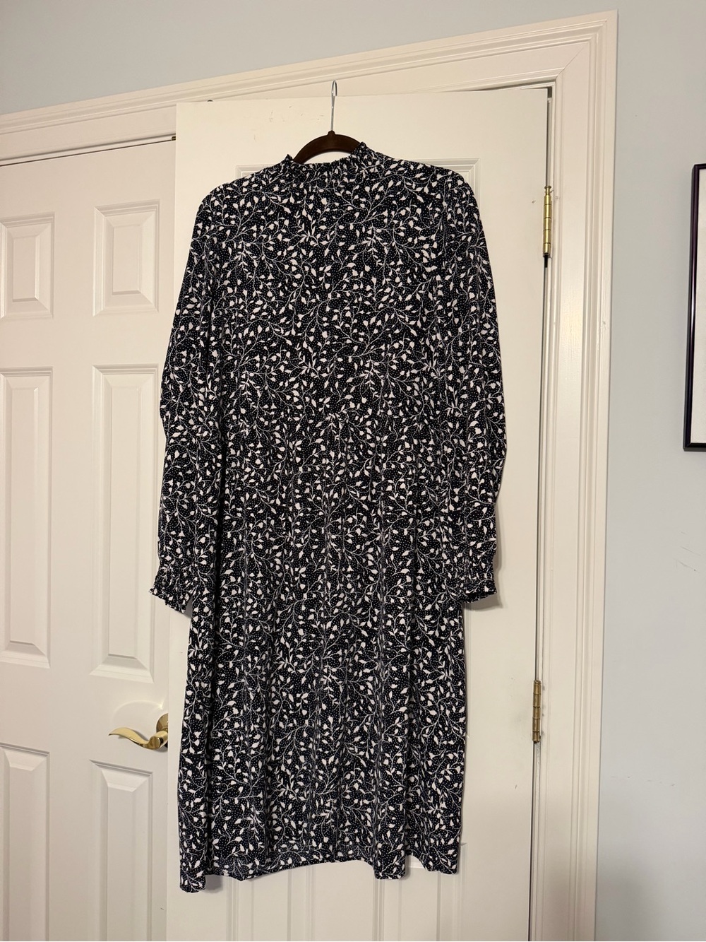 Only Black and White Floral-Print Long Sleeve Midi Dress